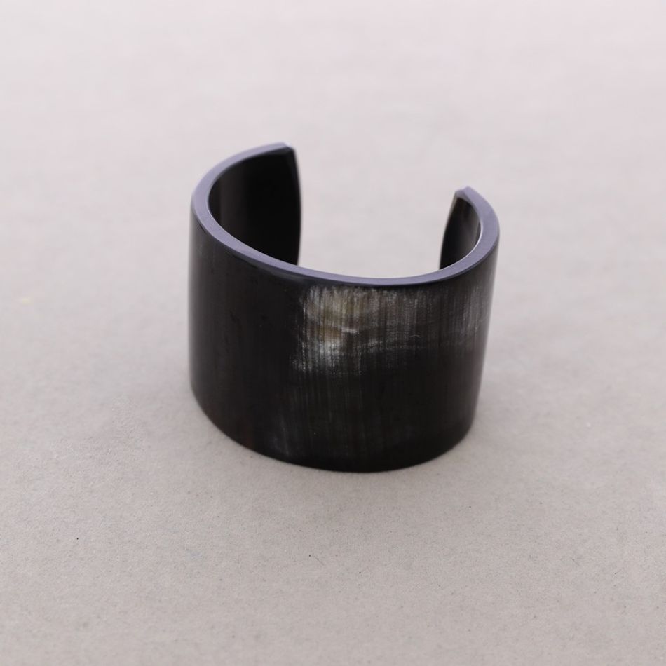 PULSERA RÍGIDA ABIERTA CUERNO