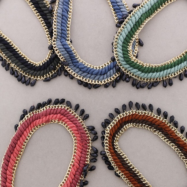 GARGANTILLA TRENZAS COLORES COLGANTES