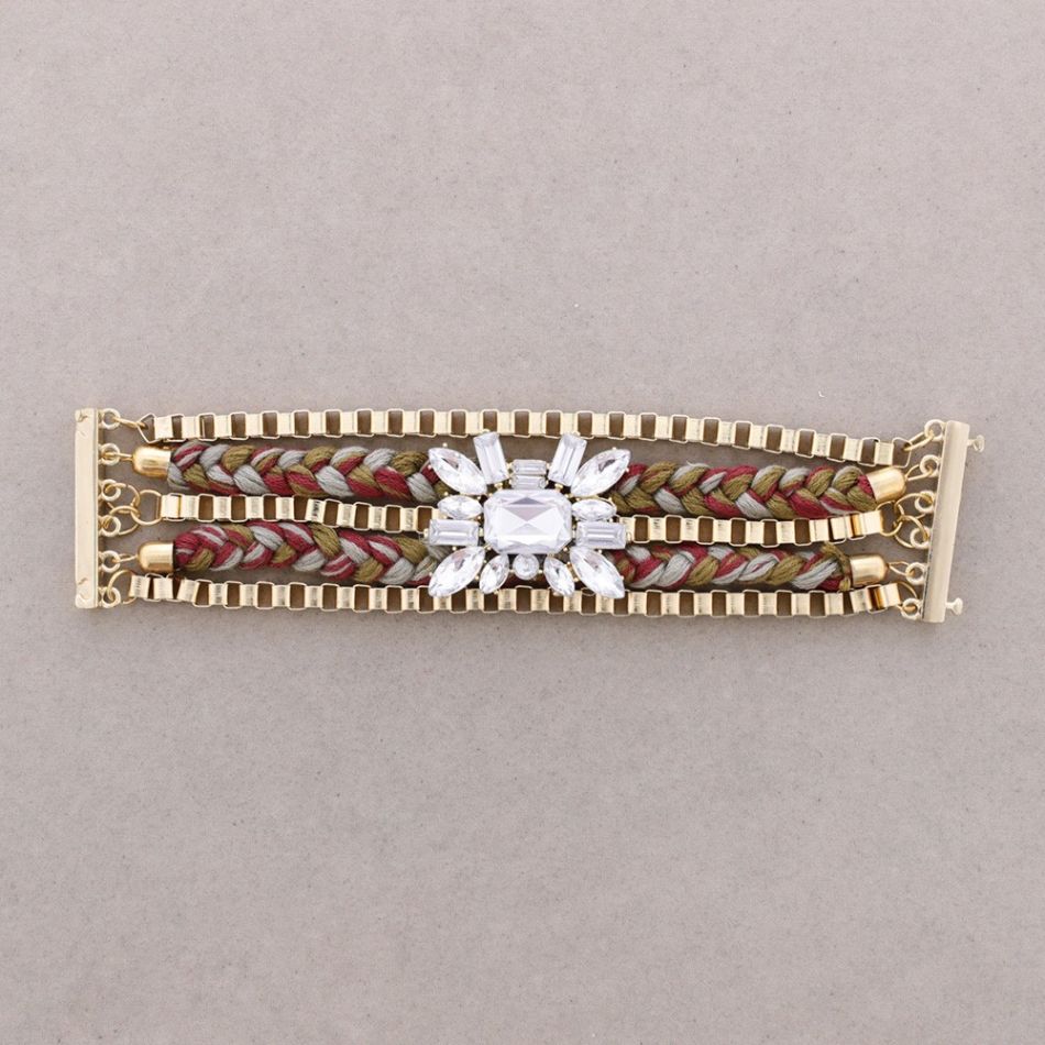 BRAIDED BRACELET WITH MAGNETIC CLOSURE