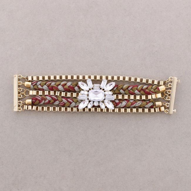 BRAIDED BRACELET WITH MAGNETIC CLOSURE