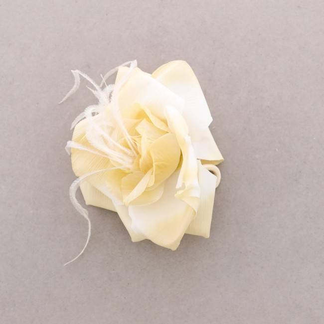 FABRIC FLOWER BROOCH WITH FEATHERS 13CM