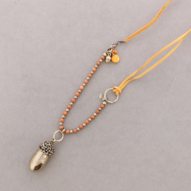 LONG NECKLACE WITH METAL BEADS AND STONES