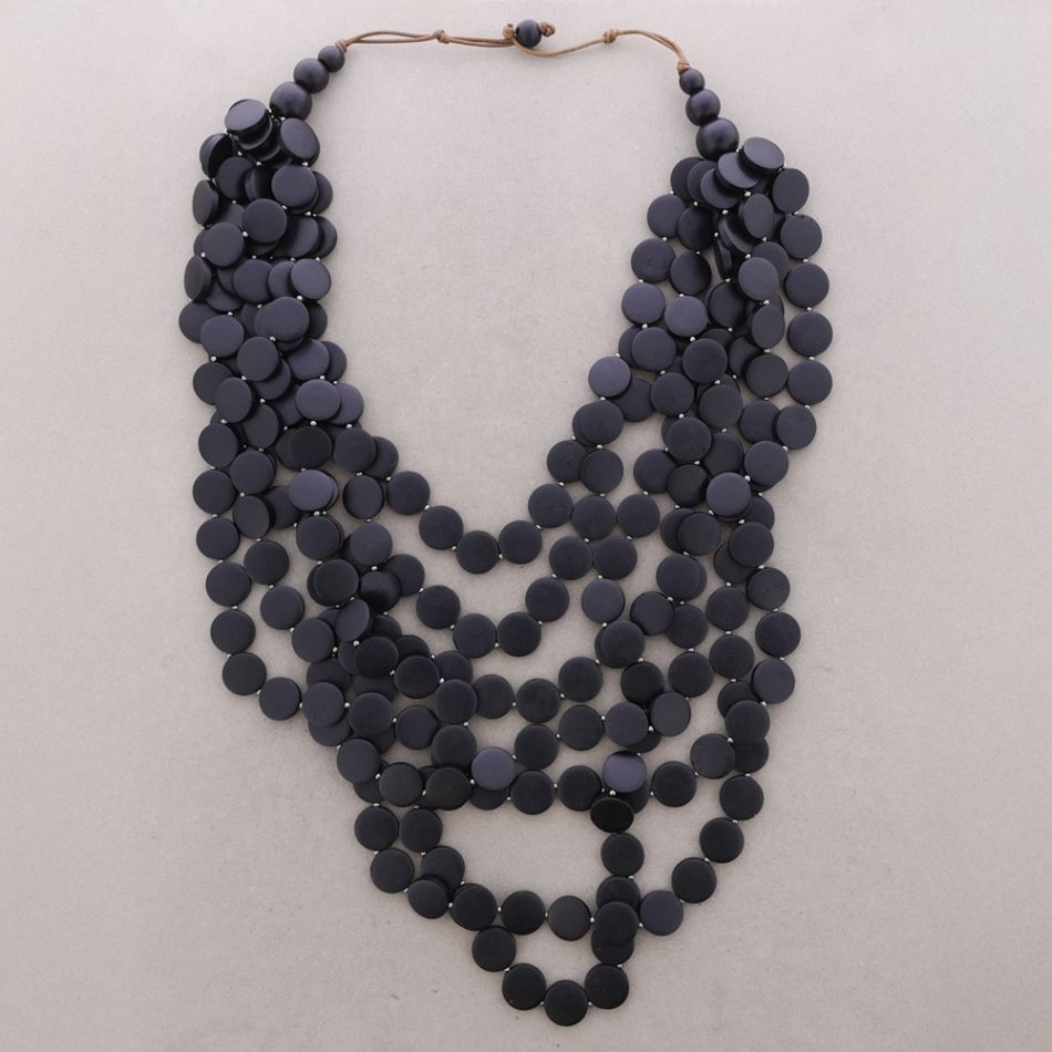 LONG NECKLACE WITH WOODEN BEADS
