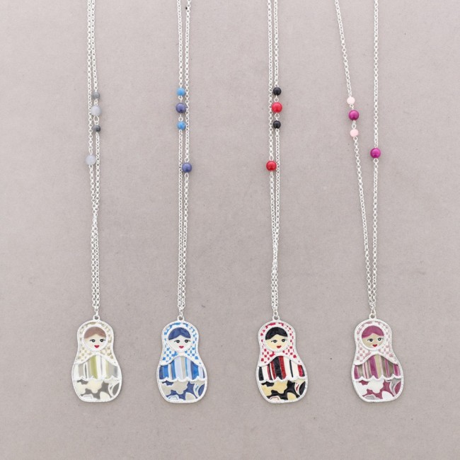 LONG NECKLACE WITH METAL ENAMEL PENDANT