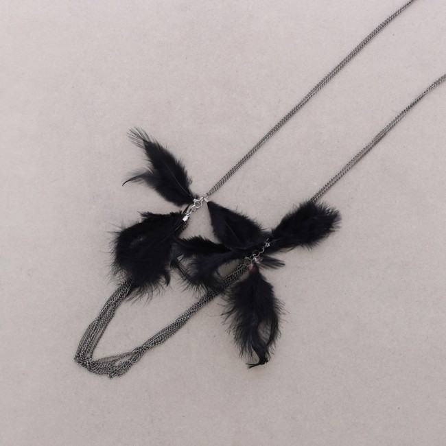 LONG FEATHER CHAIN NECKLACE