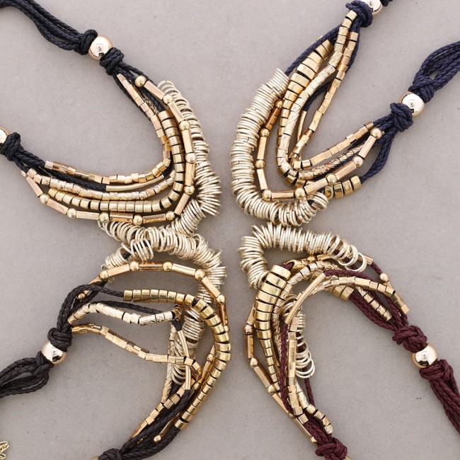 LEATHER SHORT NECKLACE WITH METAL BEADS