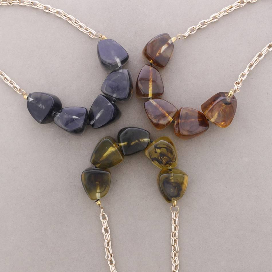 RESIN BEADS SHORT NECKLACE
