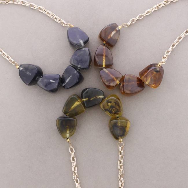 RESIN BEADS SHORT NECKLACE