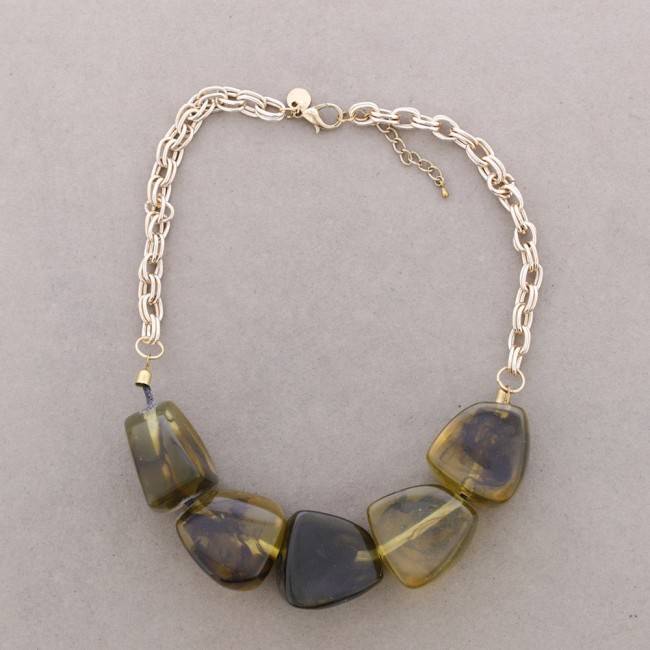 RESIN BEADS SHORT NECKLACE