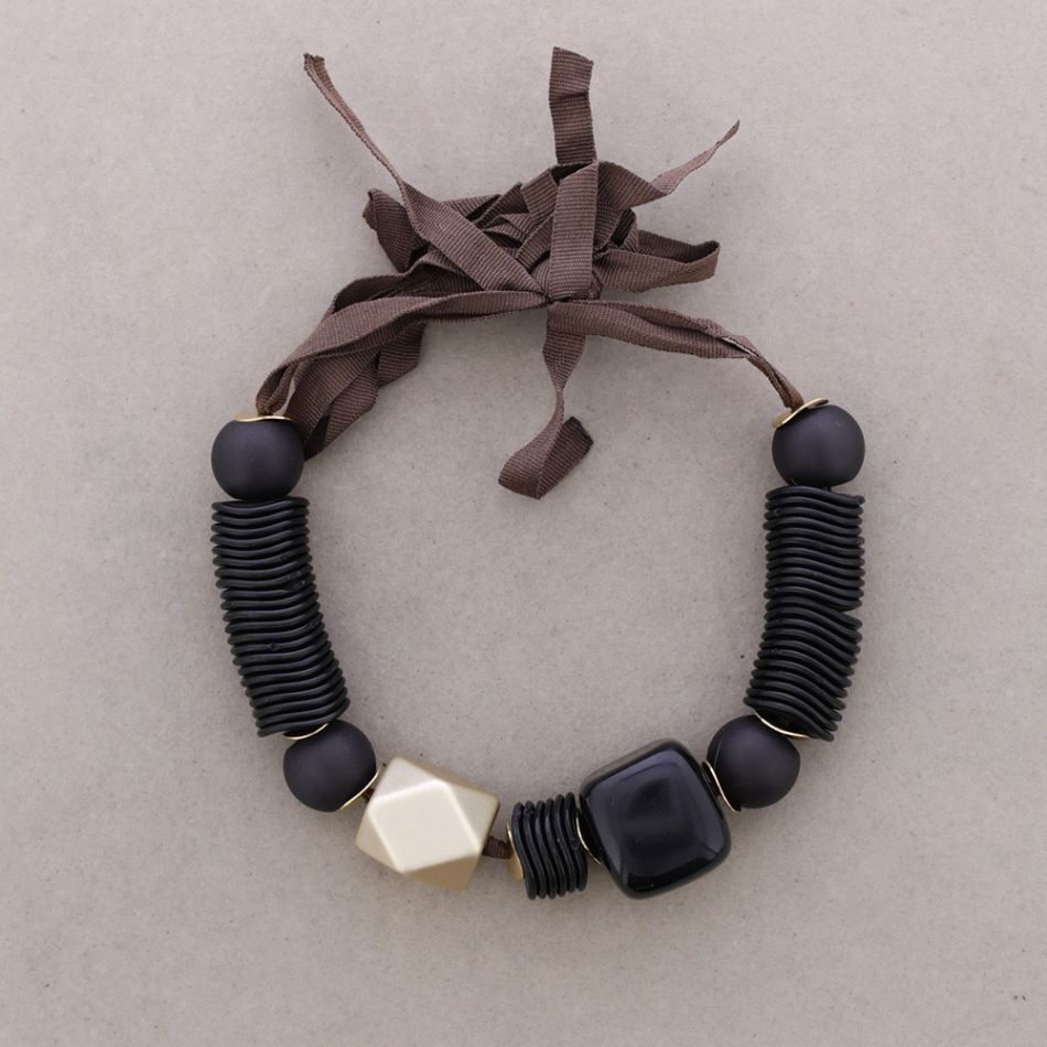RESIN BEADS SHORT NECKLACE