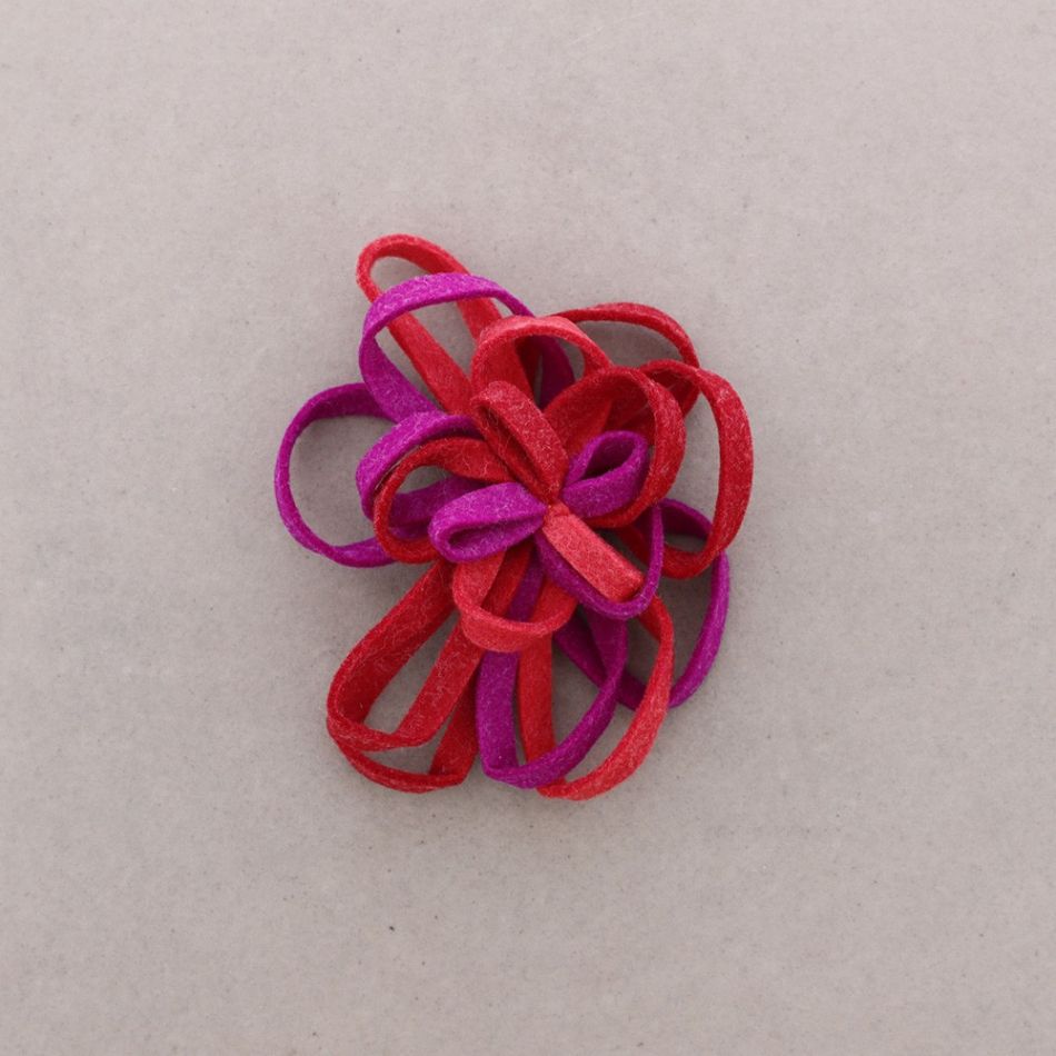 FELT BROOCH 5CM