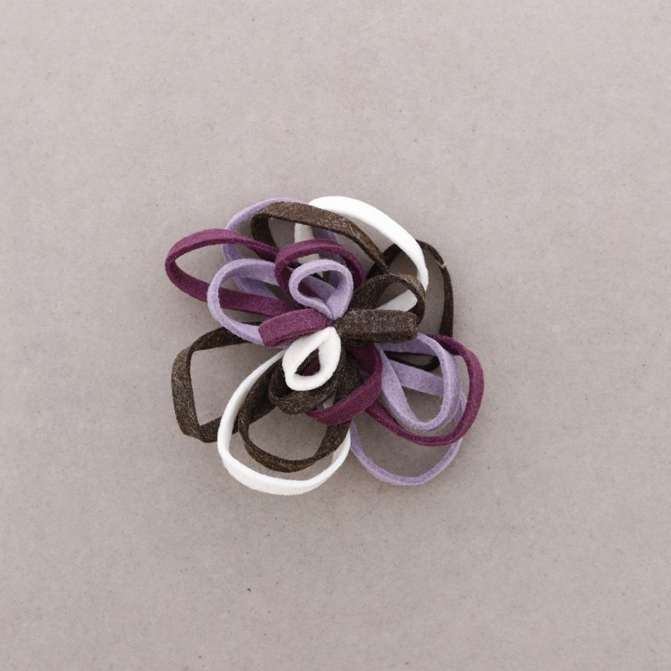 FELT BROOCH 5CM