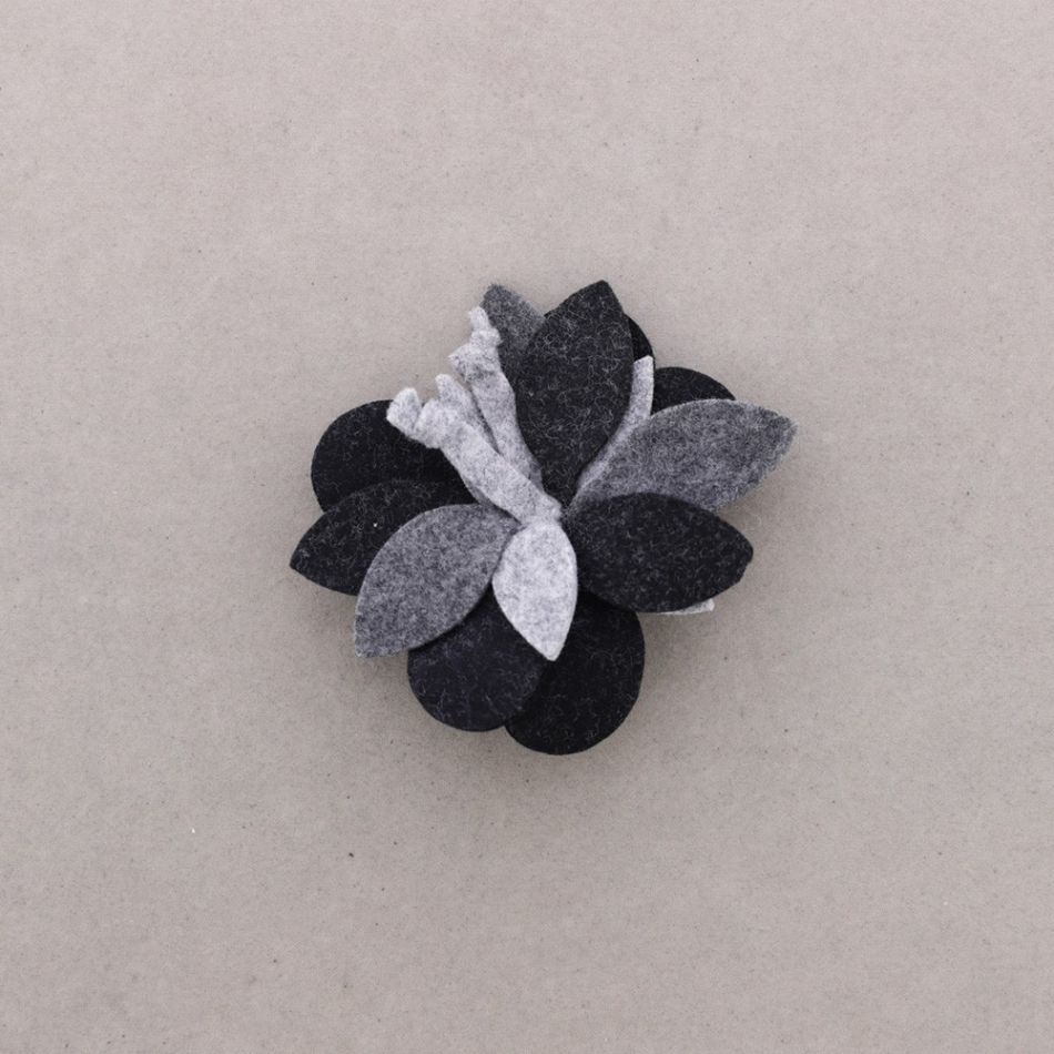 FELT BROOCH 5CM