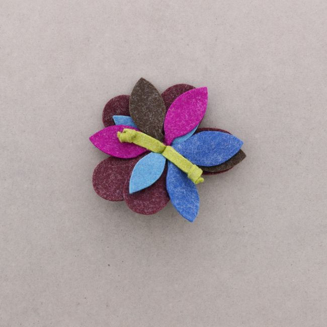 FELT BROOCH 5CM