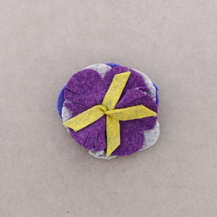 FELT BROOCH 5CM