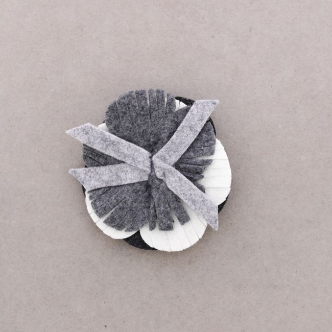 FELT BROOCH 5CM