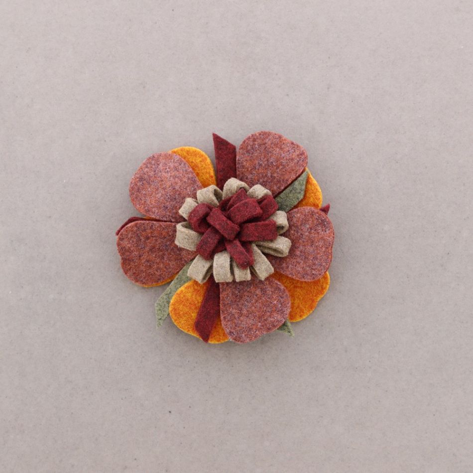 FELT BROOCH 5CM