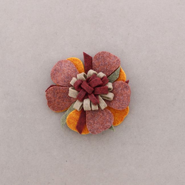 FELT BROOCH 5CM
