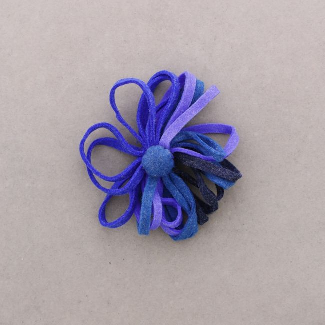 FELT BROOCH 5CM