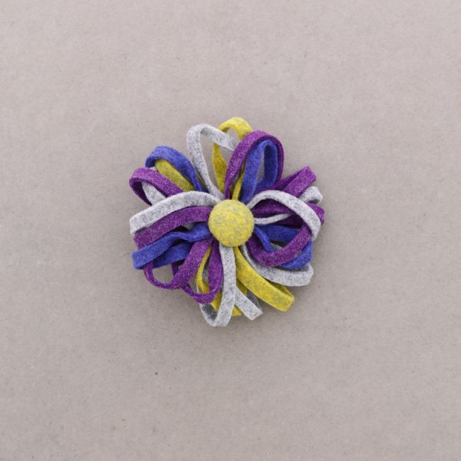 FELT BROOCH 5CM