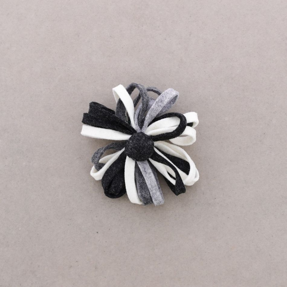 FELT BROOCH 5CM