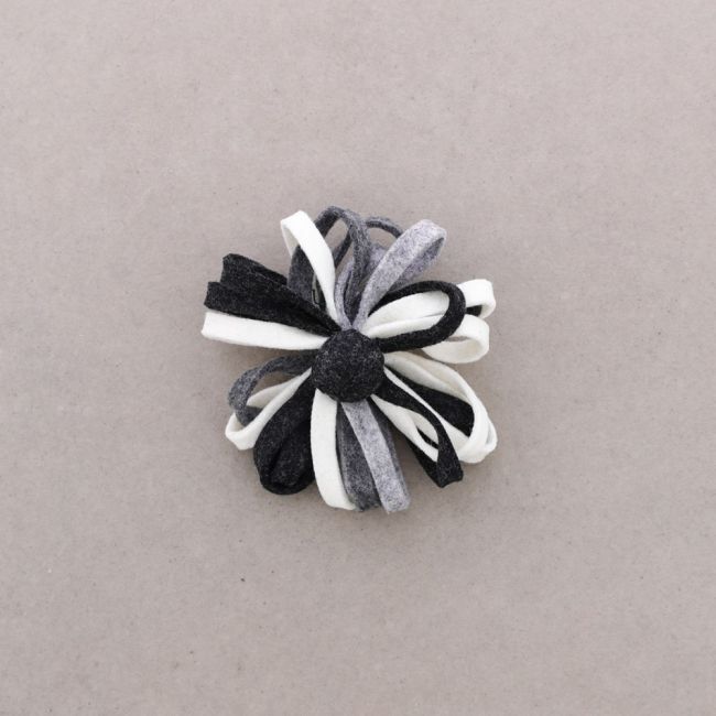 FELT BROOCH 5CM