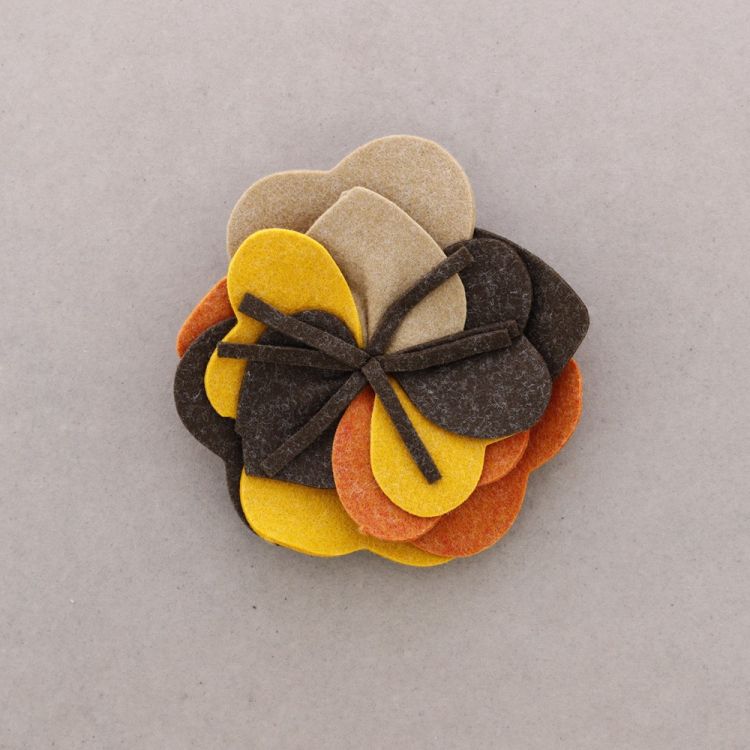 FLOWER FELT BROOCH 5CM