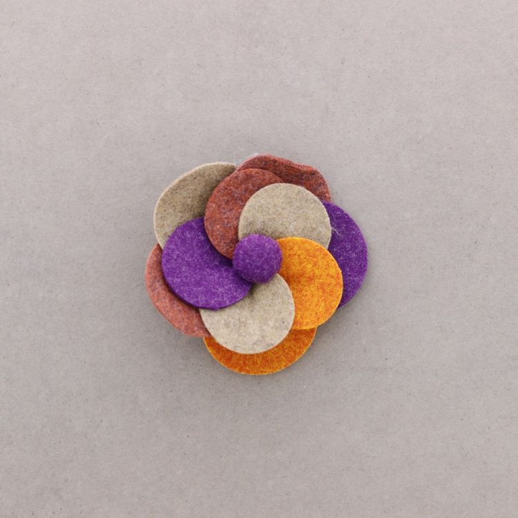 FELT BROOCH 5CM