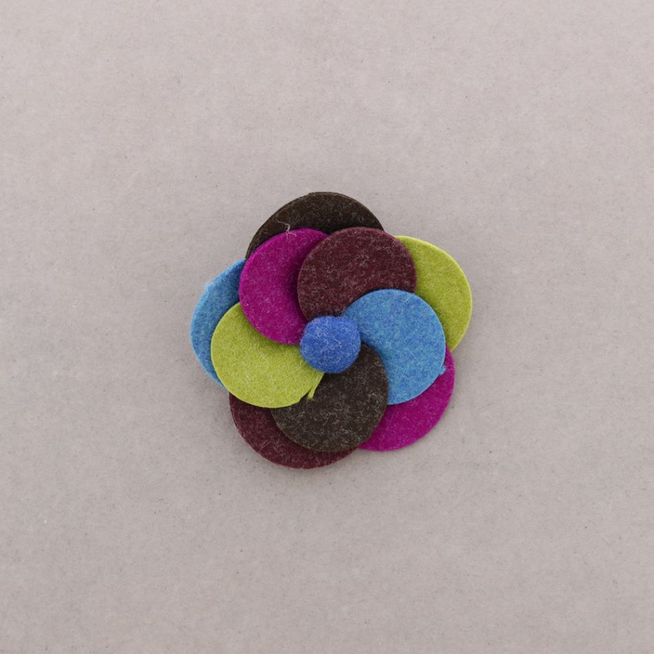 FELT BROOCH 5CM