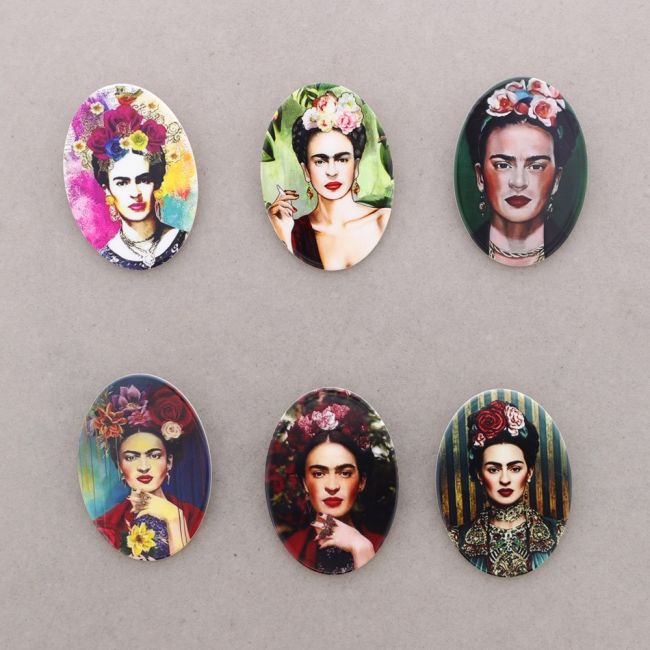 FRIDA RESIN OVAL BROOCH