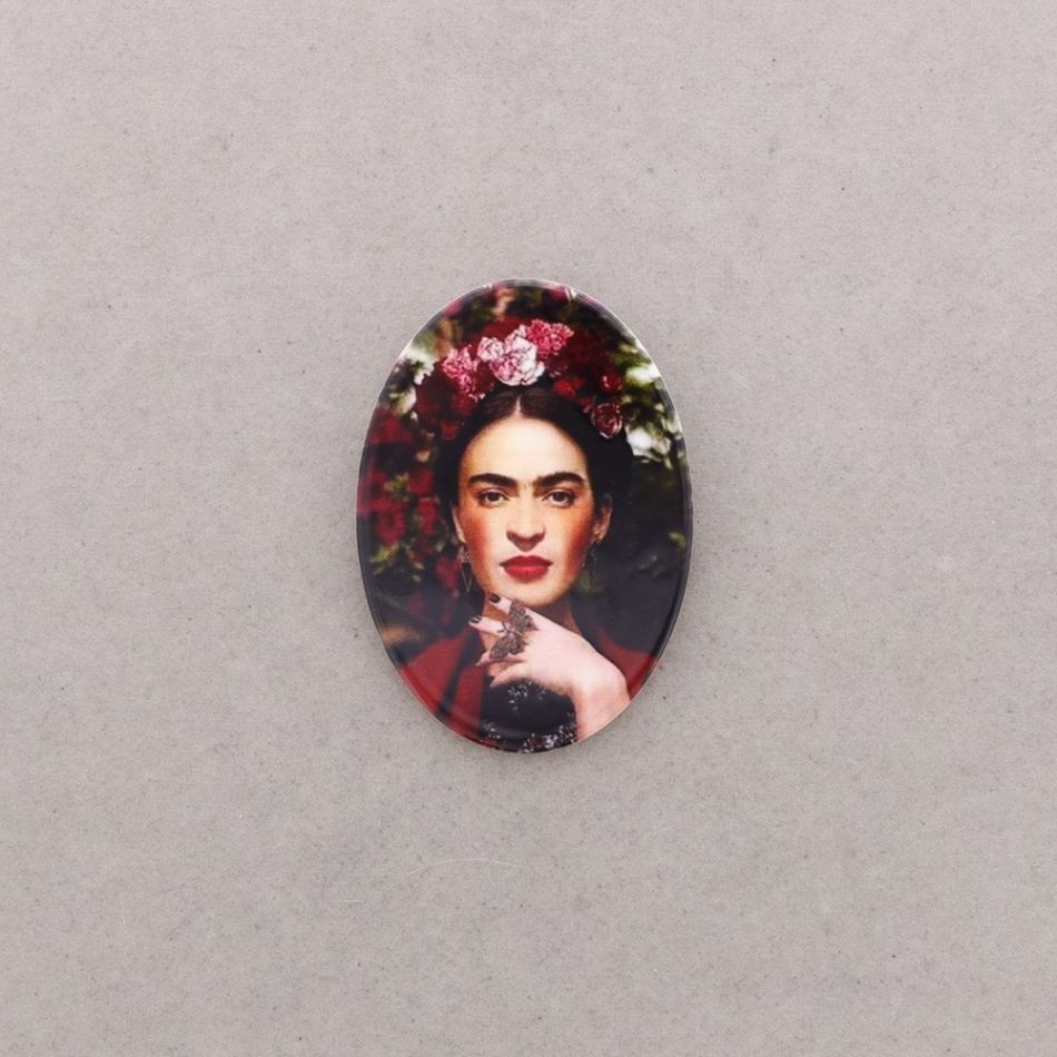 BROCHE OVALADA RESINA FRIDA