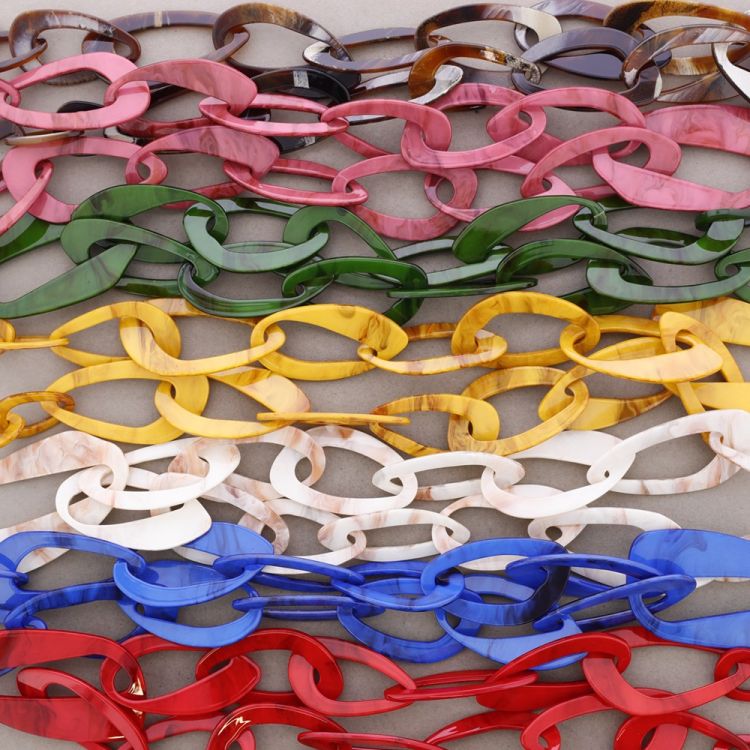 COLLAR LARGO ESLABONES RESINA 2