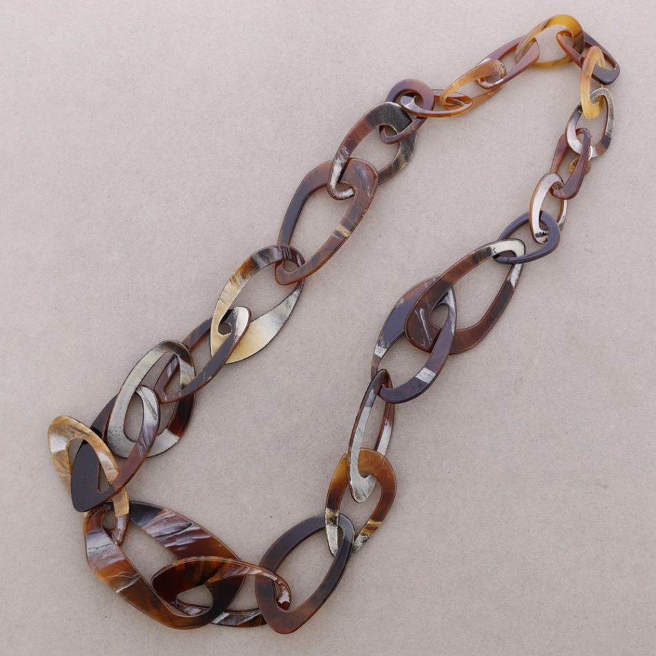 COLLAR LARGO ESLABONES RESINA