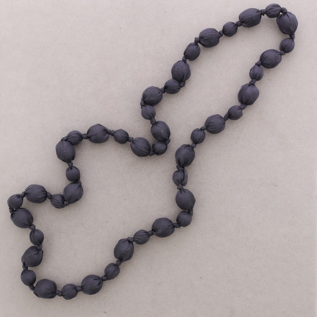 LONG NECKLACE WITH FABRIC LINED BALLS 110CM