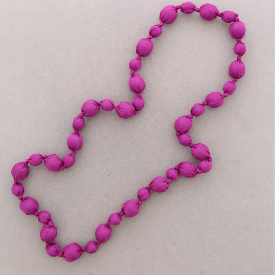 COLLAR LARGO BOLAS FORRADAS TELA 110CM