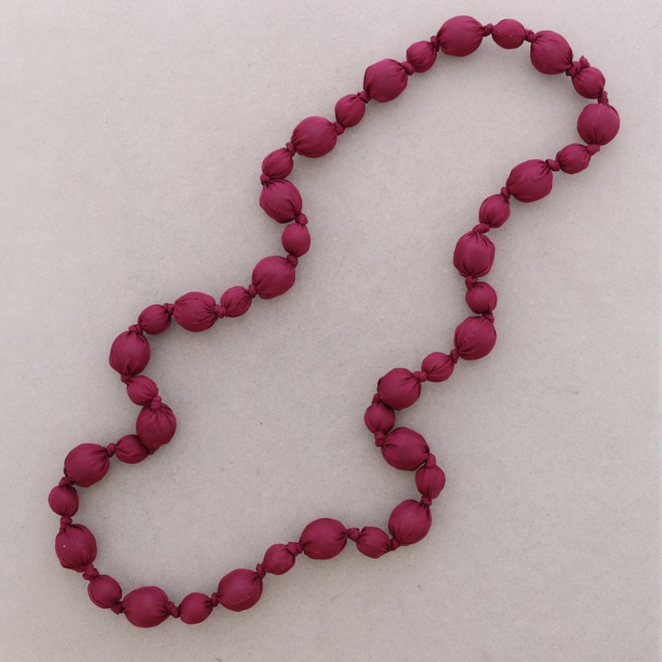 COLLAR LARGO BOLAS FORRADAS TELA 110CM