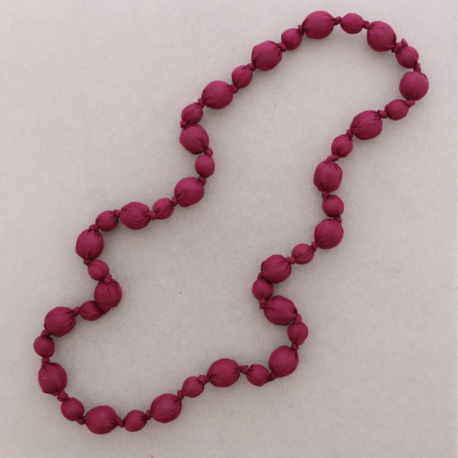 COLLAR LARGO BOLAS FORRADAS TELA 110CM