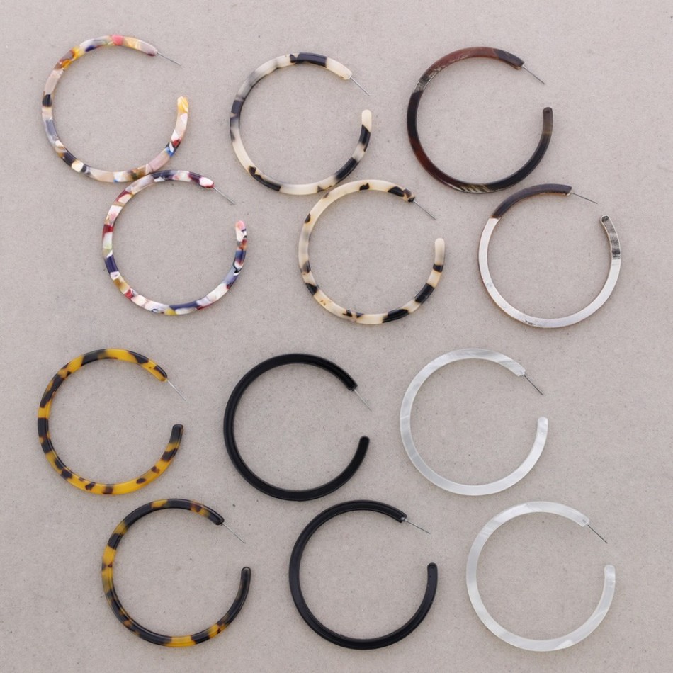 RESIN HOOP EARRINGS
