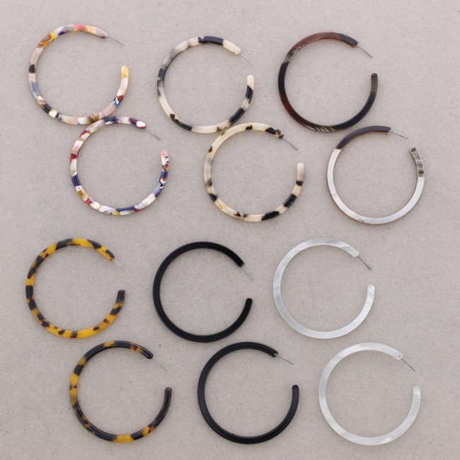 RESIN HOOP EARRINGS