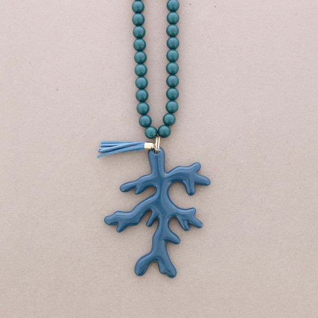 COLLAR LARGO CORAL COLG. RESINA