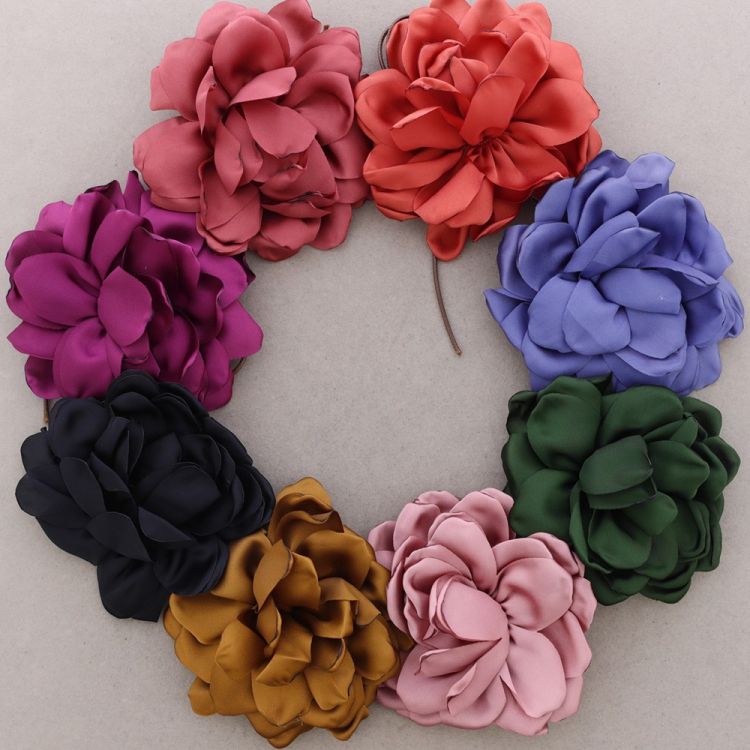 FABRIC FLOWER SHORT NECKLACE 2