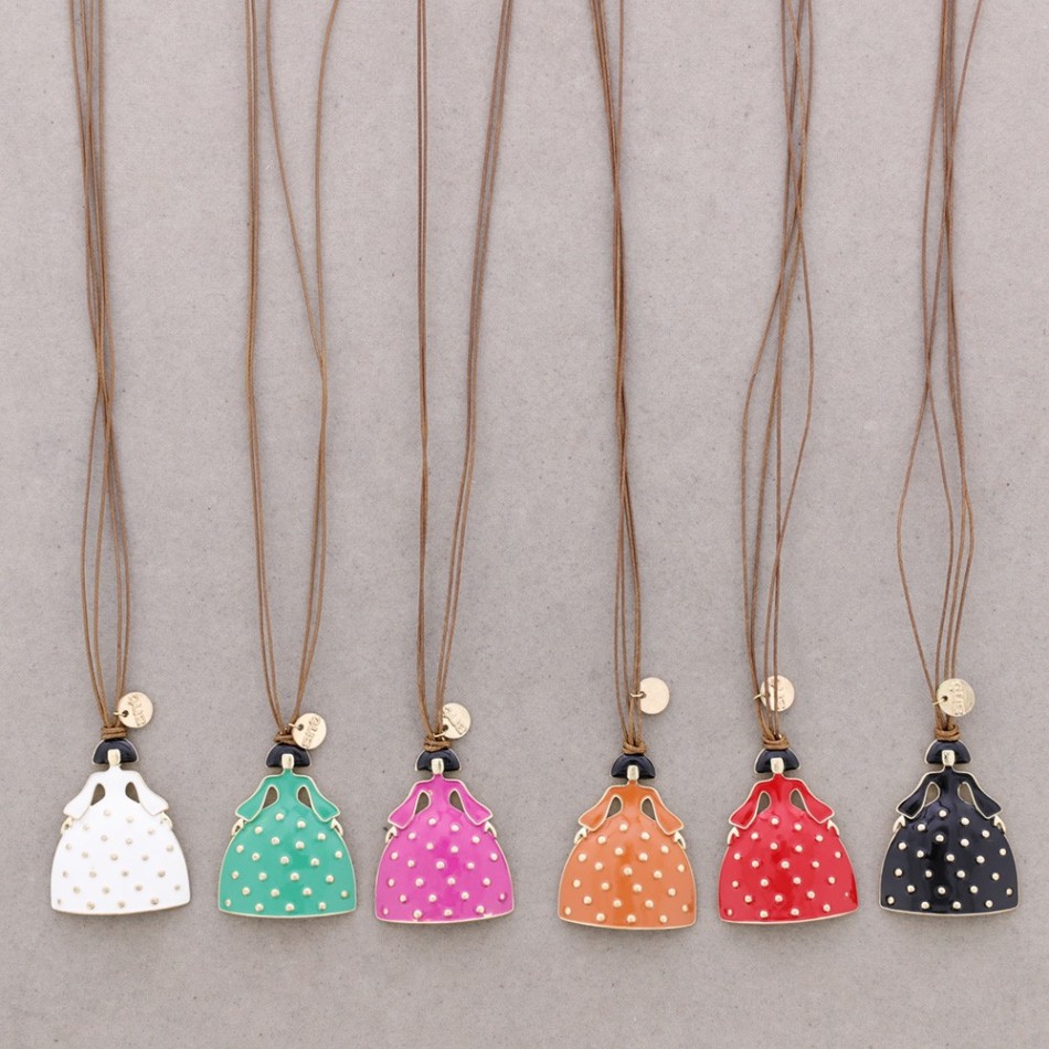 CHOKER WITH MENINA PENDANT IN METAL AND ENAMEL