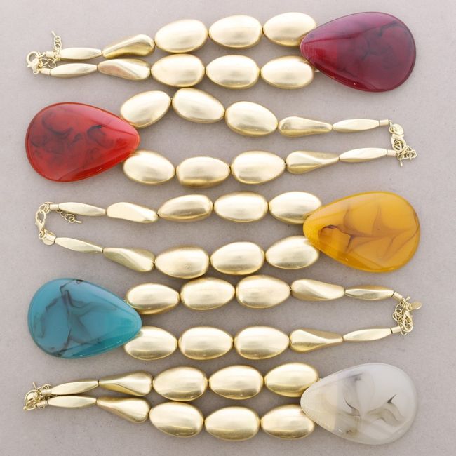 RESIN METAL BEADED NECKLACE