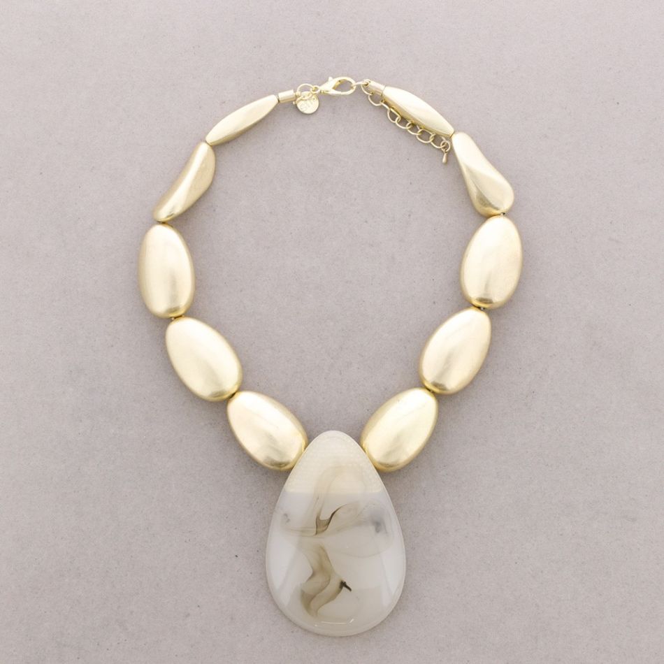 RESIN METAL BEADED NECKLACE