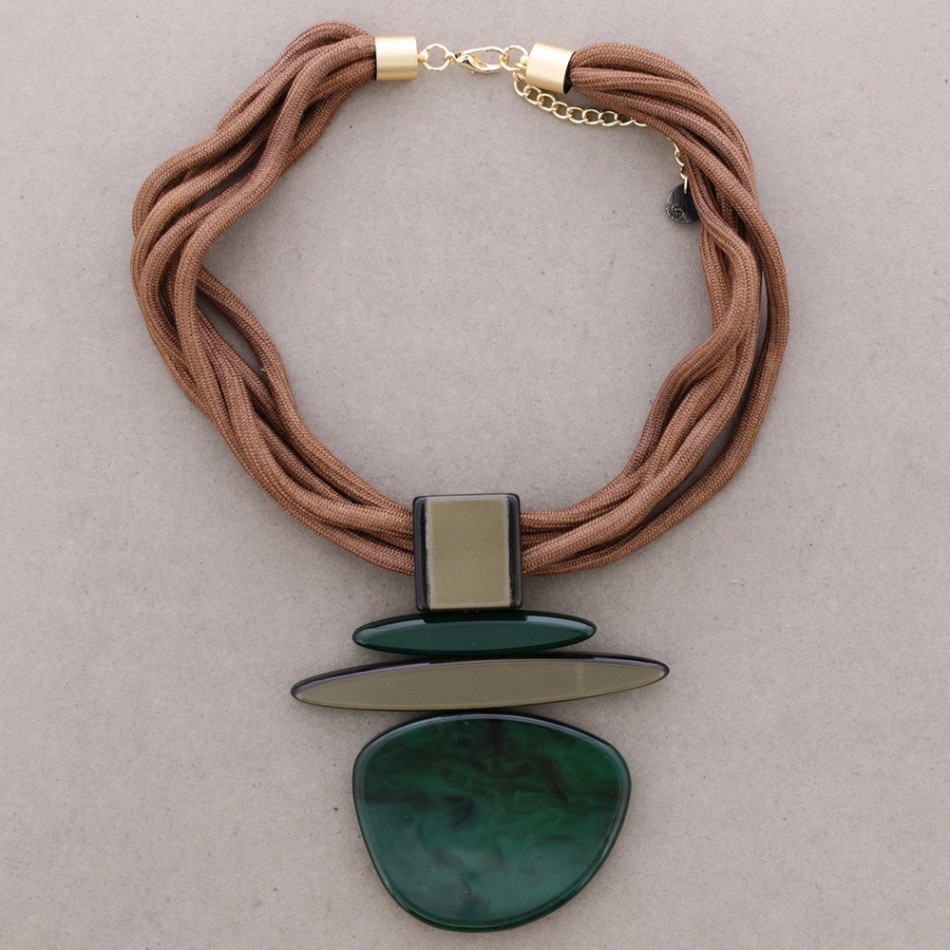 RESIN PENDANT NECKLACE