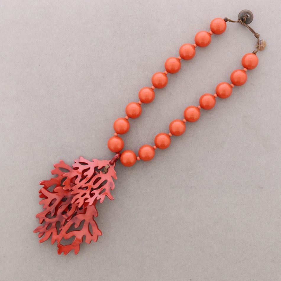GARGANTILLA COLGANTE TRIPLE CORAL RESINA