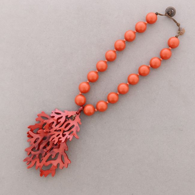 GARGANTILLA COLGANTE TRIPLE CORAL RESINA