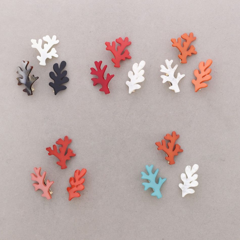 BROCHE SET TRIPLE CORAL RESINA