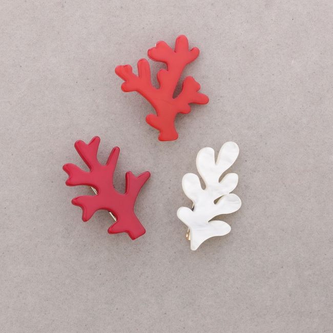 BROCHE SET TRIPLE CORAL RESINA