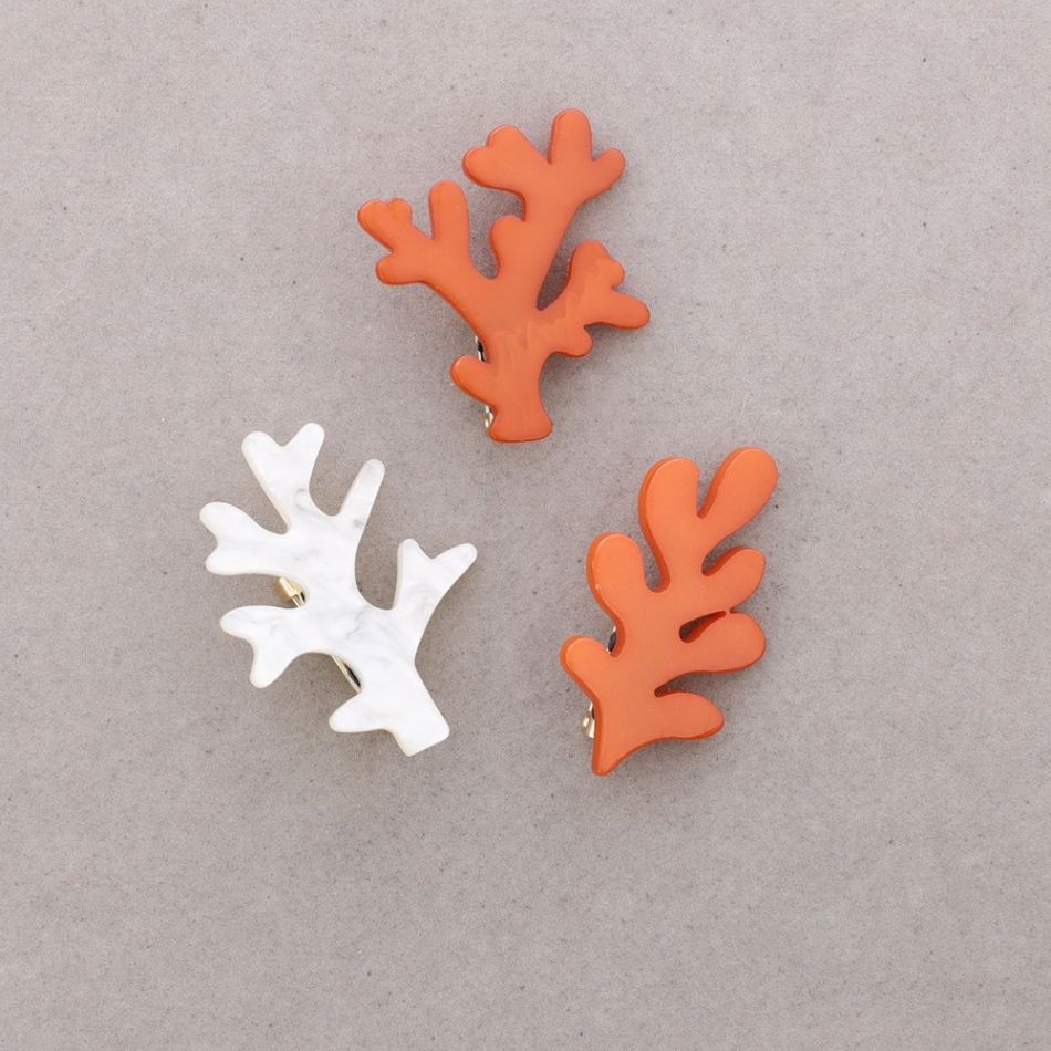 BROCHE SET TRIPLE CORAL RESINA
